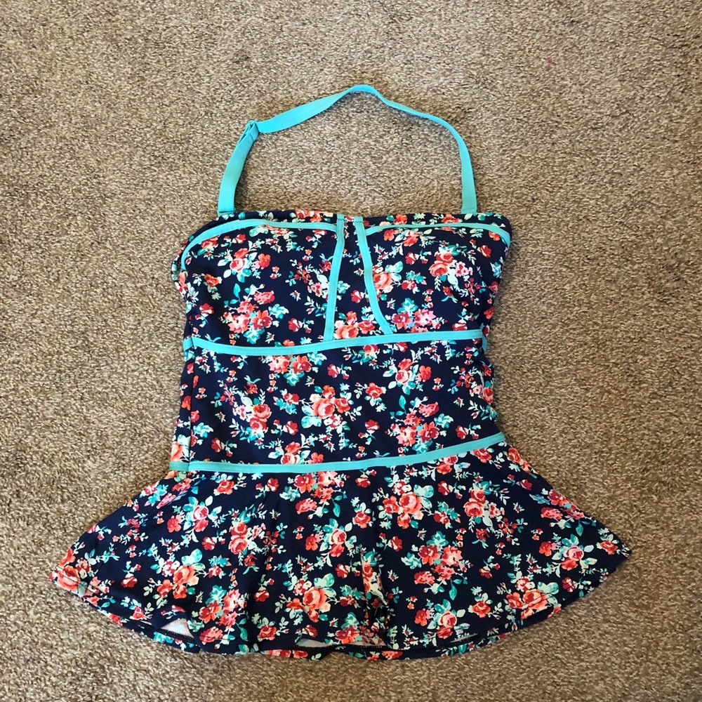 EUC Downeaster Outfitters Peplum Tankini Top (M)
